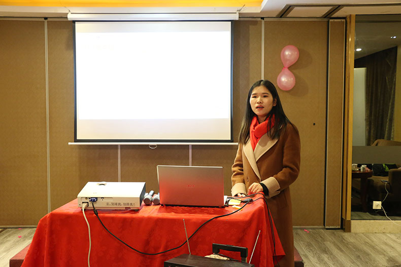 禮至集團禮品事業(yè)部副總劉星